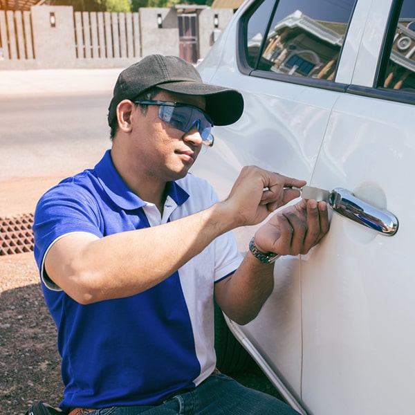 cerrajería de autos ofrece garantía en todos sus servicios de cerrajería automotriz